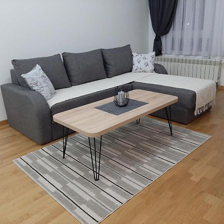 Apartman Viaggio Sremska Mitrovica Ngoại thất bức ảnh