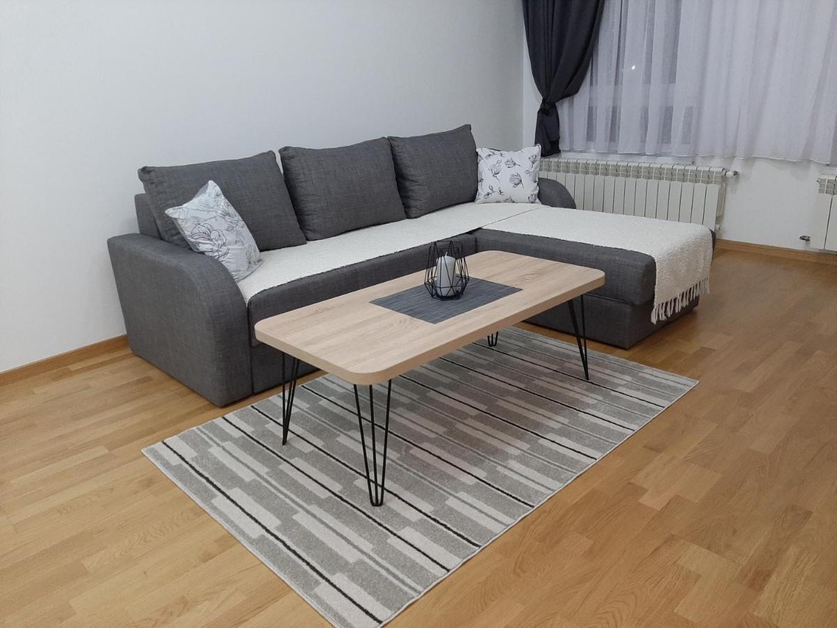 Apartman Viaggio Sremska Mitrovica Ngoại thất bức ảnh
