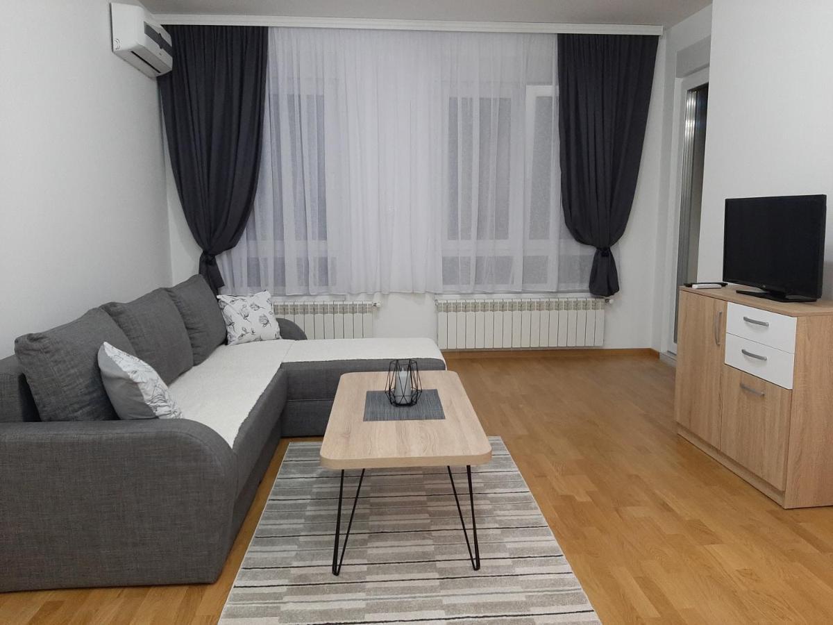 Apartman Viaggio Sremska Mitrovica Ngoại thất bức ảnh