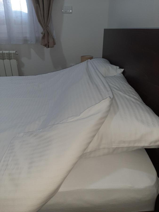 Apartman Viaggio Sremska Mitrovica Ngoại thất bức ảnh