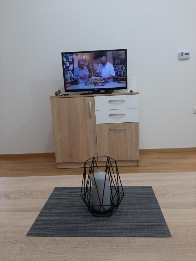 Apartman Viaggio Sremska Mitrovica Ngoại thất bức ảnh