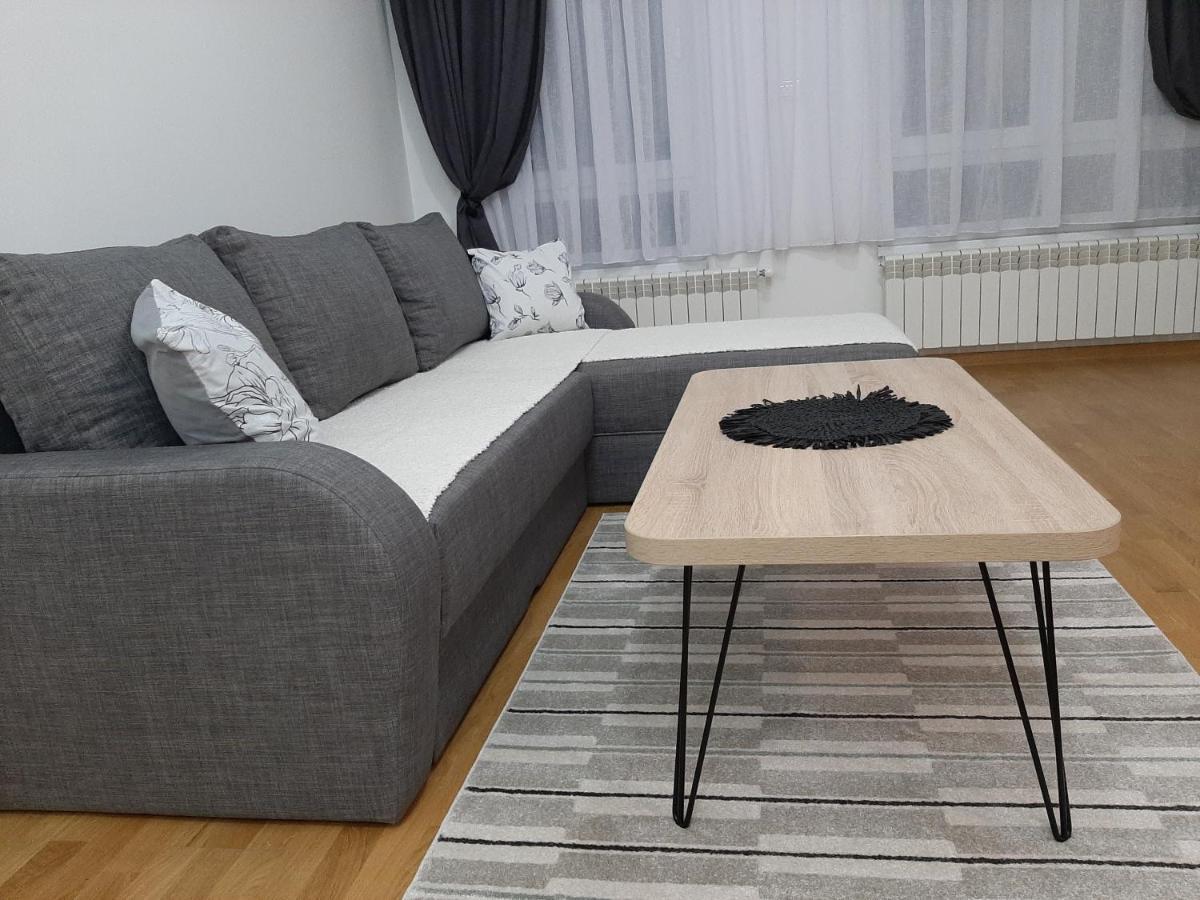 Apartman Viaggio Sremska Mitrovica Ngoại thất bức ảnh